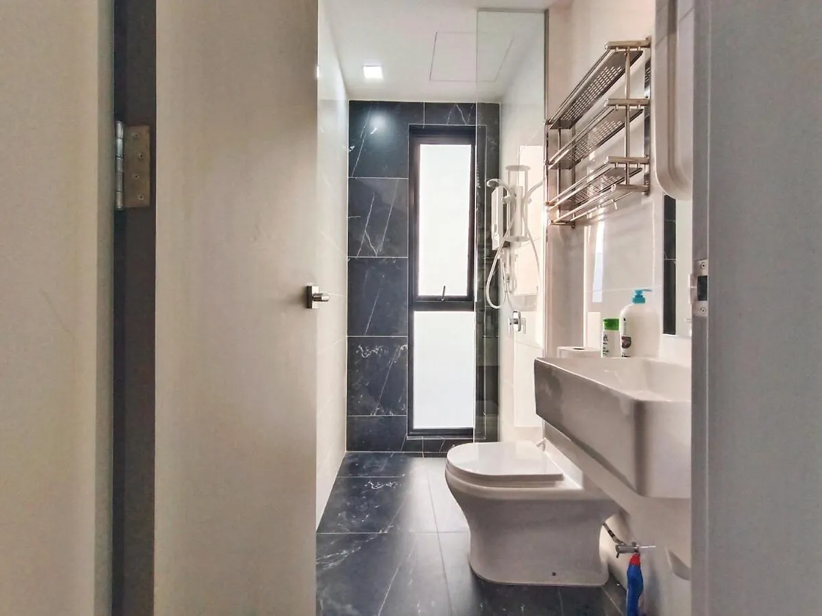 Fresh, Modern Georgetown Suite With Sky Pool Views Malaysia