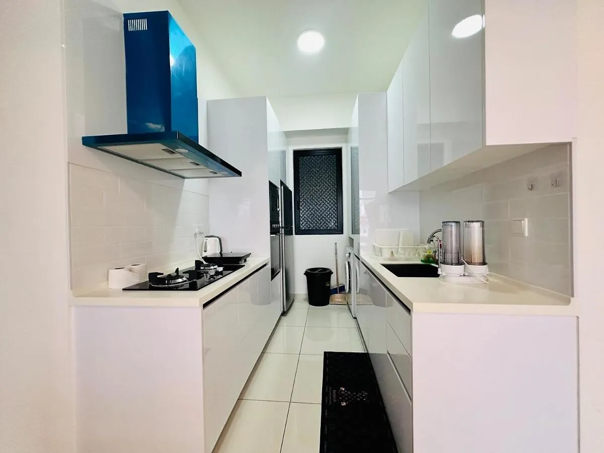 Apartment Fresh, Modern Georgetown Suite With Sky Pool Views Malaysia